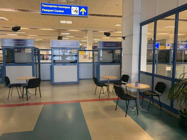 Заради коронавируса: Отделен коридор на летището за пристигнали от рискови държави СНИМКИ