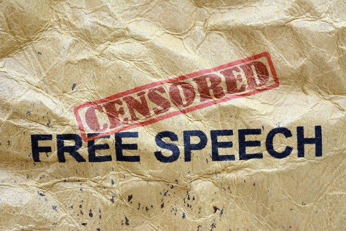 Войната срещу пресата: Защо онлайн сайтовете на подсъдими бизнесмени скочиха на хартиените издания