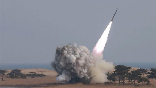 Северна Корея изпробва "непознат снаряд"