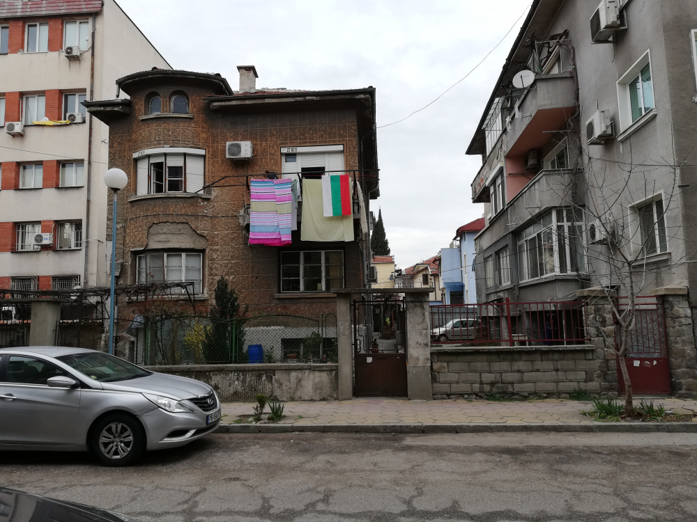 Пловдивчани смаяха цяла България с битов патриотизъм СНИМКИ