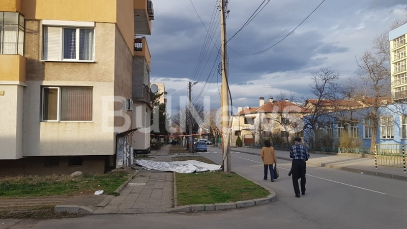 Ураганен вятър направи голяма беля във Враца СНИМКИ
