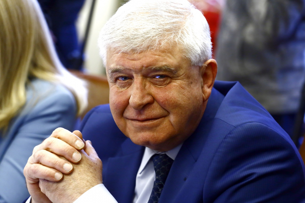 Скандал! МЗ обвини бившия здравен министър Кирил Ананиев в далавера за хиляди левове