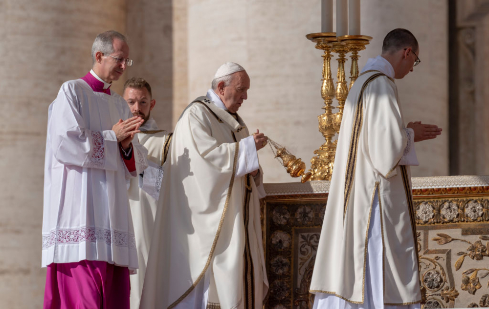 Шок във Ватикана след теста на папата: Има заразен с коронавирус