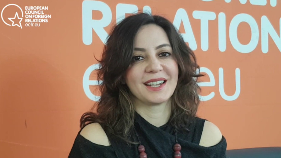 Известна турска журналистка разкри защо бежанците не нахлуват в България