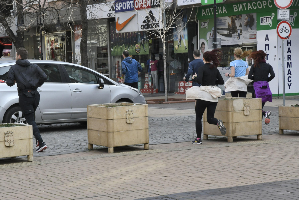 Ето какво се случва в София в момента заради коронавируса СНИМКИ