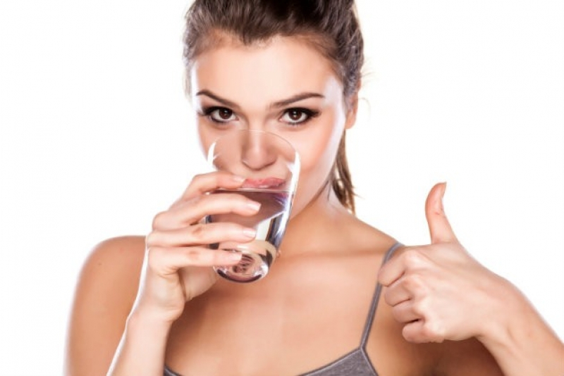 Как правилно да пием вода, за да отслабнем
