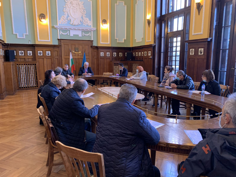 Кметът на Пловдив на спешна среща с управителите на общинските здравни заведения