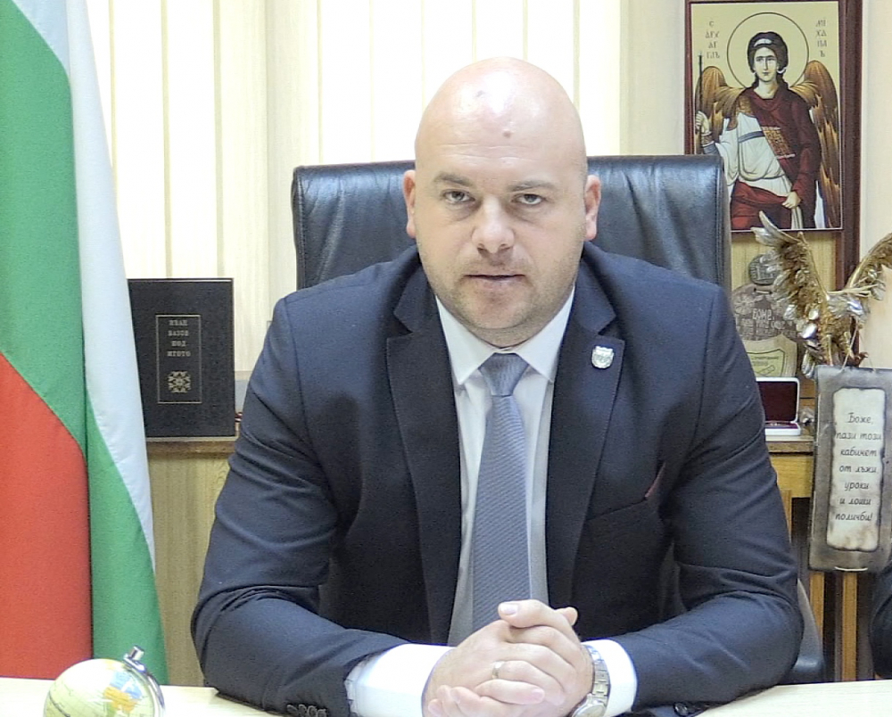 Военно положение в Сопот: Кметът въведе вечерен час за всички