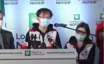 Известен китайски медик дойде в Милано да помага срещу COVID-19 и се хвана за главата от слободията ВИДЕО