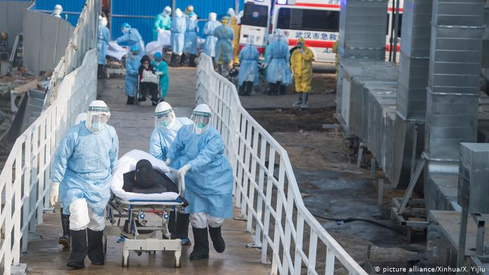 Китайски лекари със страшни думи за пандемията: Вирусът не знае граници!