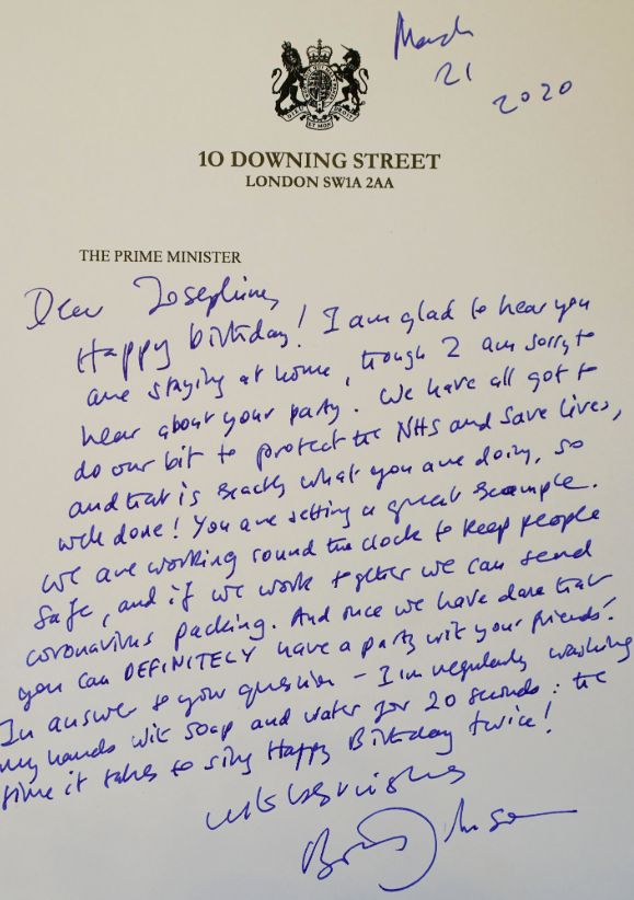 Малко момиченце се ожали с писмо на британския премиер заради COVID-19, а той... СНИМКИ 