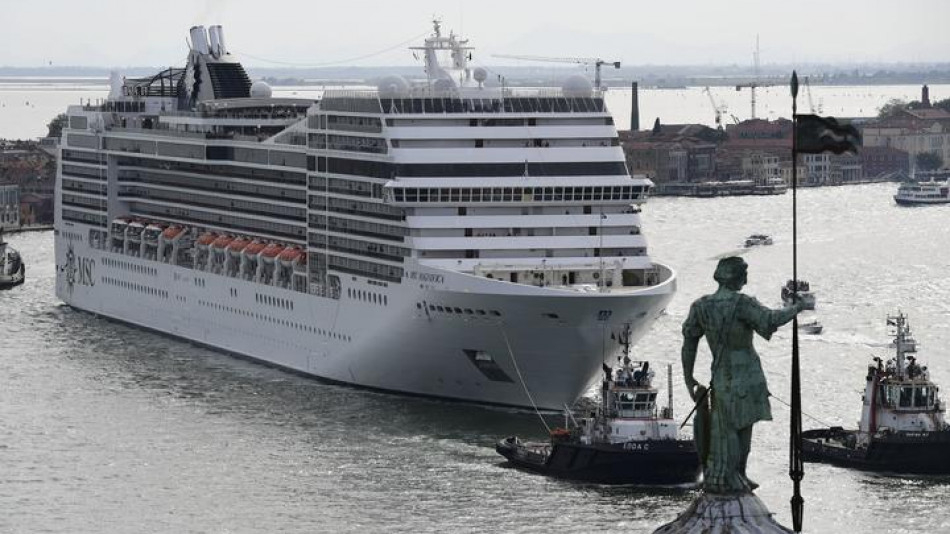 Какво се случи с туристите на кораб, скрил се от пандемията в океана