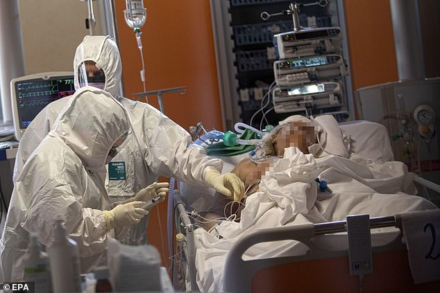 Медсестра с COVID-19 се самоуби, за да не зарази други СНИМКИ