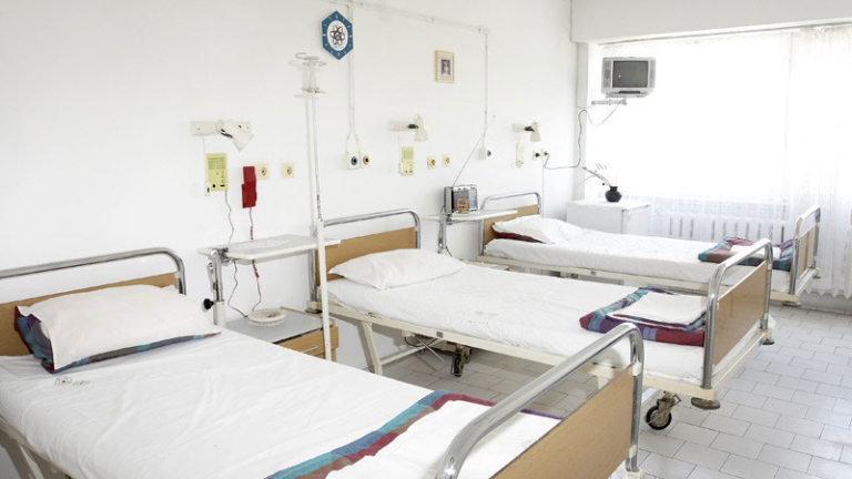 Болницата в Поморие спешно отваря отделение за пациенти с коронавирус