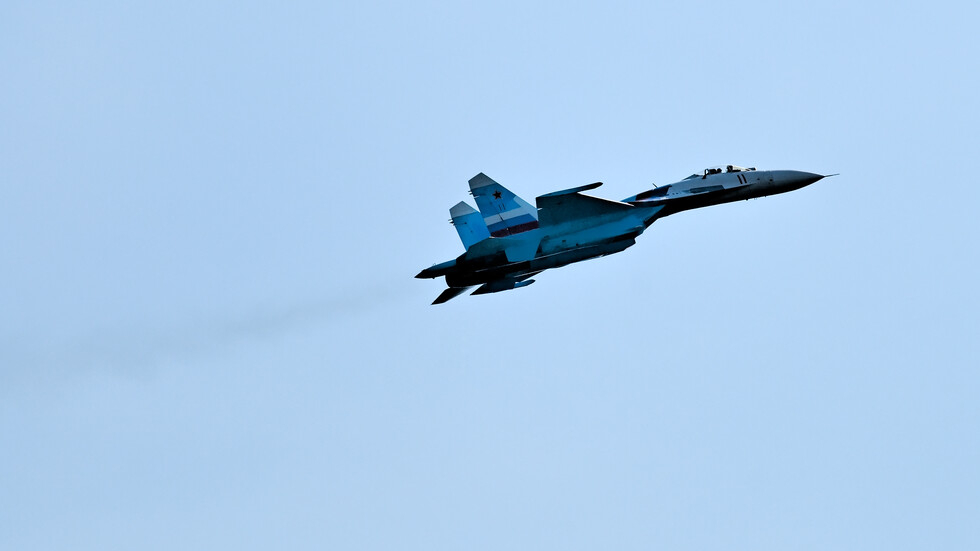 Извънредно! Изтребител Су-27 се разби в Черно море, тече спасителна операция КАРТА