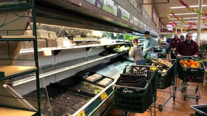 Идиотия: Жена умишлено се накашля над храна в магазин СНИМКИ