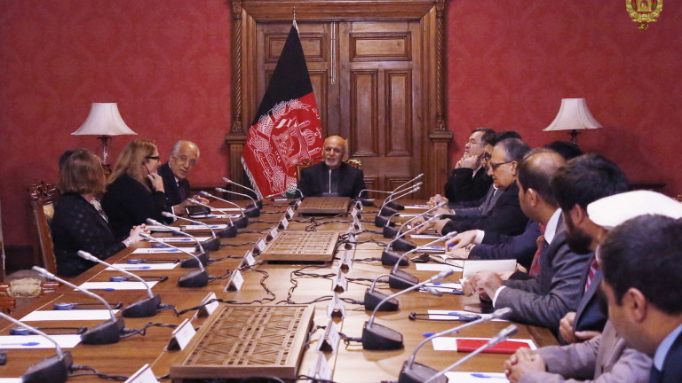 Афганистан обяви екипа, който преговаря с талибаните