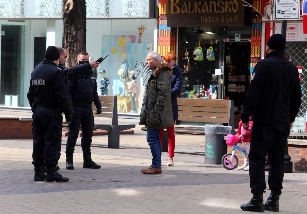 Мандалото хлопна: Полицията отцепи бул. "Витоша", има наложени глоби!