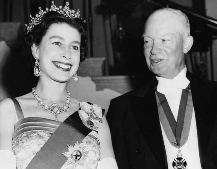 Падна неочаквана тайна за Елизабет II и US президентът Айзенхауер
