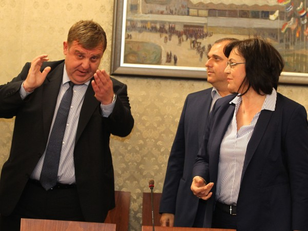 Каракачанов гневно към Нинова: Некадърният политик се познава по това, че първо посяга на...