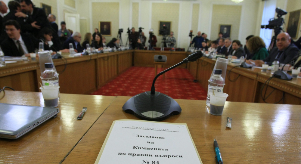 Правна комисия прие предложението на НФСБ за удължаване срока за ТЕЛК, но посече бизнеса и икономиката на България