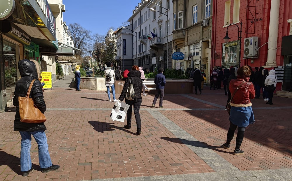 Притеснителни СНИМКИ от ужаса, който COVID-19 нанесе на българите