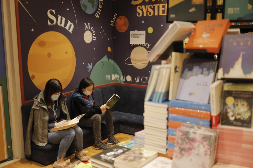 "Чумата" на Камю с тираж над милион в Япония, продават по 1 книга на клиент
