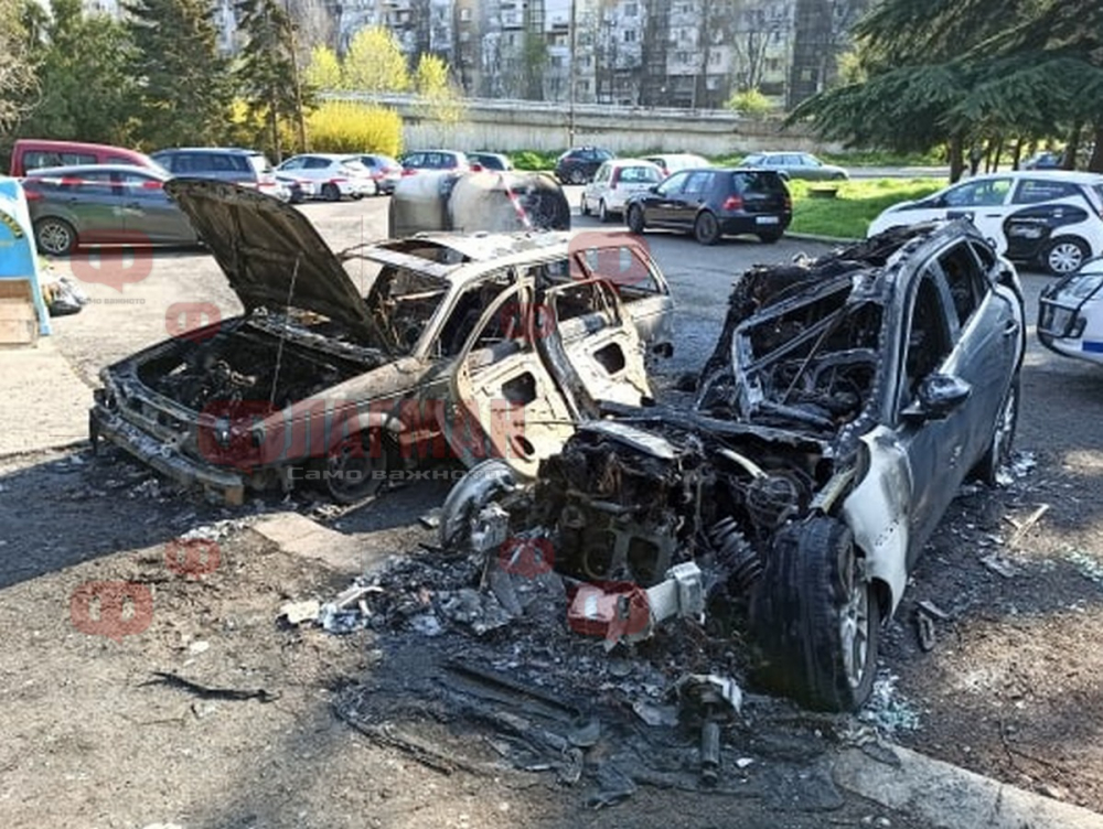 Мистерия в Бургас: Сред масово изгорелите коли има Ягуар за 100 бона СНИМКИ