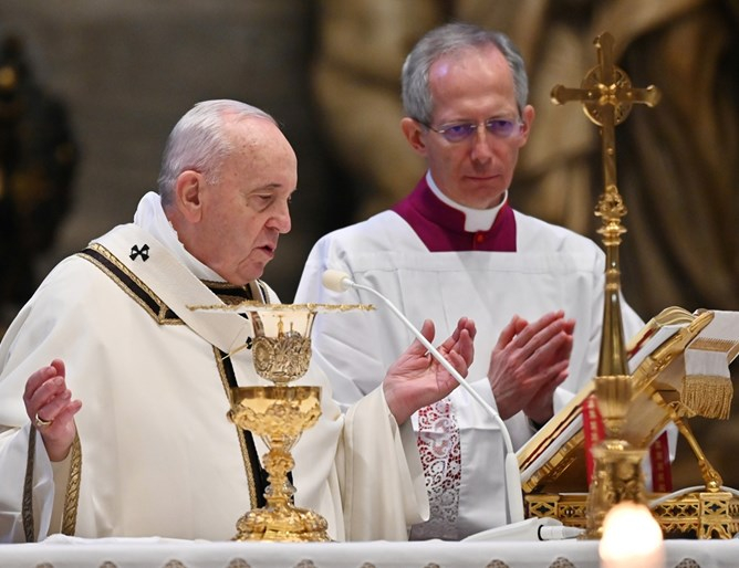 Папа Франциск произнесе прочутата благословия "Урби ет Орби" СНИМКИ