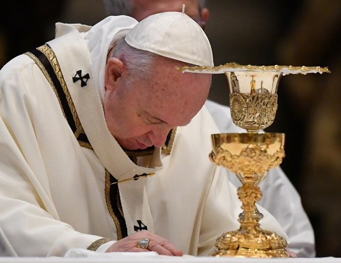 Папа Франциск произнесе прочутата благословия "Урби ет Орби" СНИМКИ