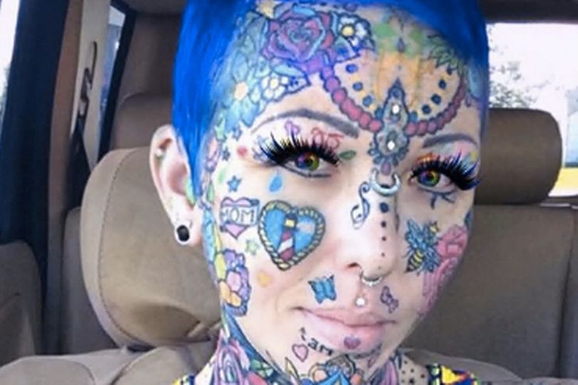 Милф! 44-г. жена има татуировки върху всяка една част от тялото си СНИМКИ 18+