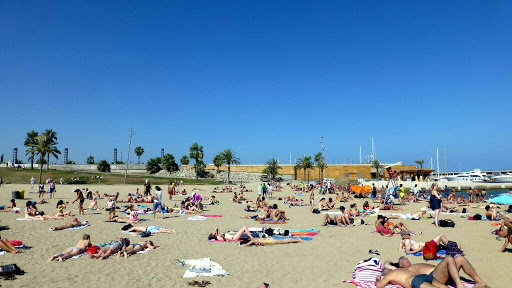 В Испания ще трябва да се пази дистанция дори и на плажа
