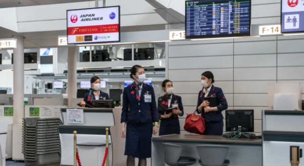 Японско летище настанява пътници на картонени легла, докато чакат тестовете за COVID-19