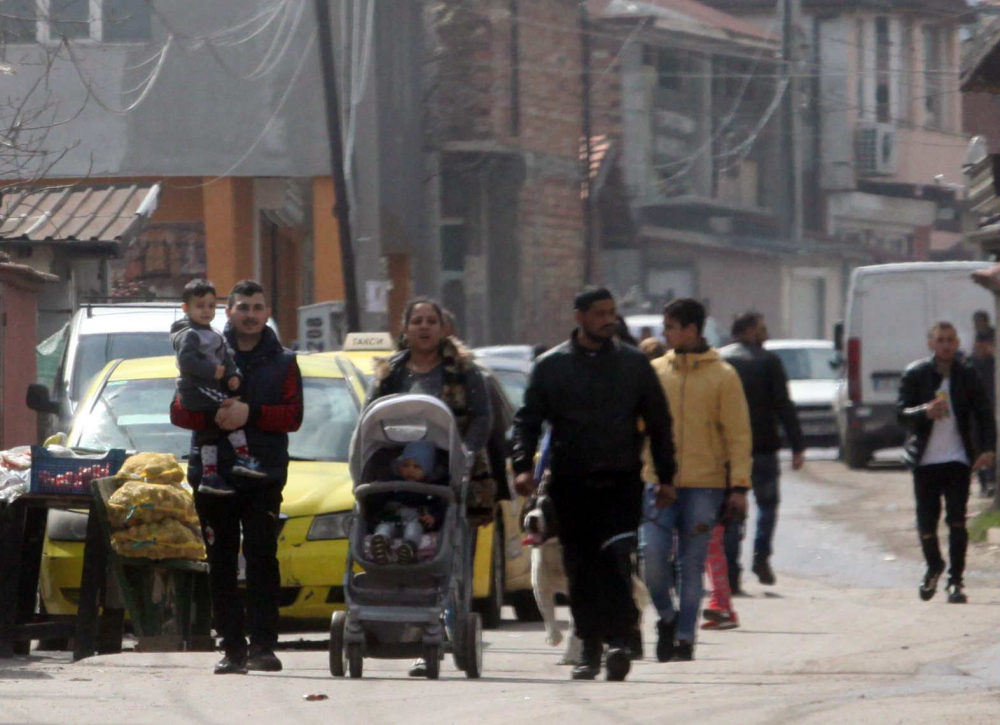 Още по-строг режим в софийските ромски квартали от днес, ето какви са мерките 