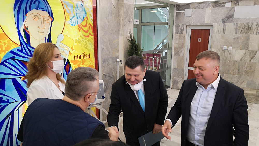 Ново дарение: Пеевски осигури респиратори от последно поколение за УМБАЛ „Света Марина“ във Варна ВИДЕО