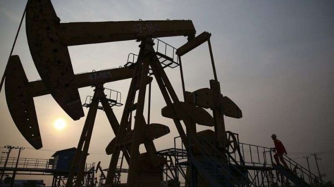 Американски финансист обясни рекордния спад в цените на петрола
