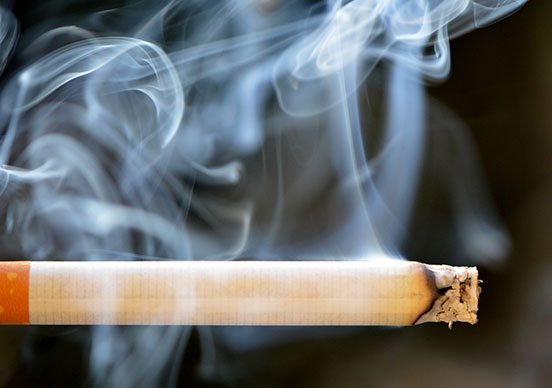 COVID-19 не заразява пушачите, обявиха френски учени и обясниха защо