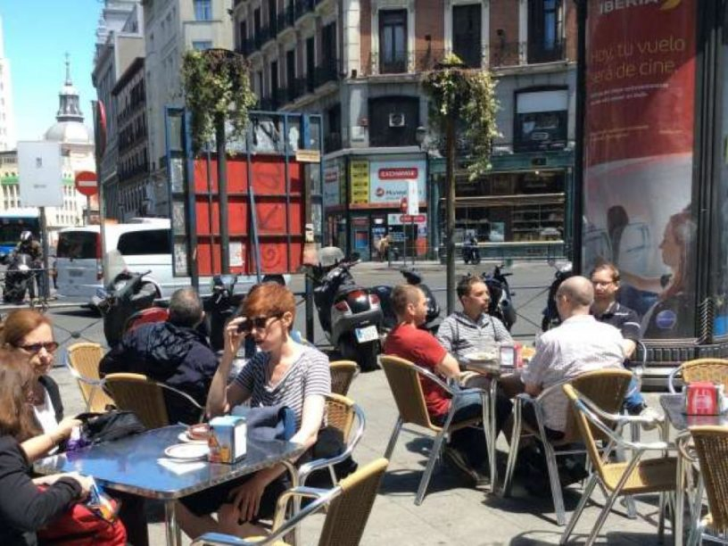 Прелом: Испания отваря заведения, хотели, магазини и музеи от средата на май