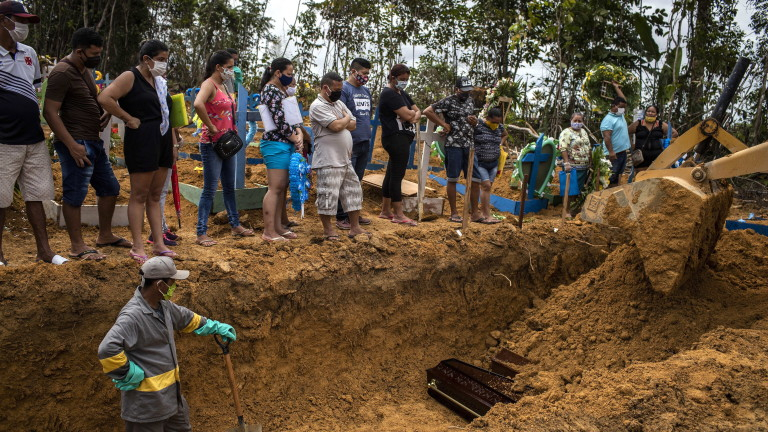 Новият "болен човек" на света: Бразилия задмина Китай по брой жертви СНИМКИ