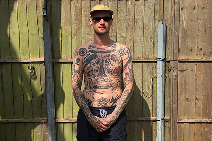 Мъж си направи над 40 татуировки по време на карантината СНИМКИ
