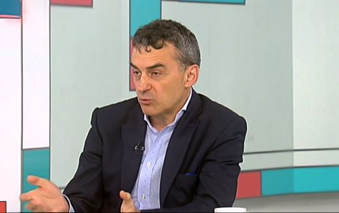 Проф. Иво Петров с мрачна прогноза за така чаканата ваксина срещу COVID-19