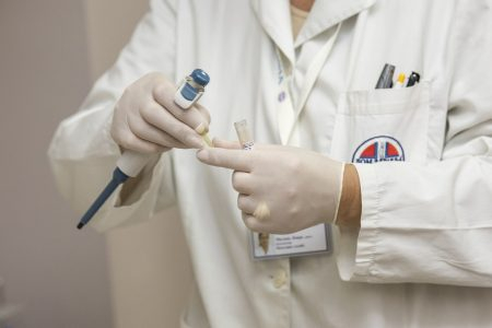 Кошмарни новини за нови заразени с К-19 в сливенската болница 
