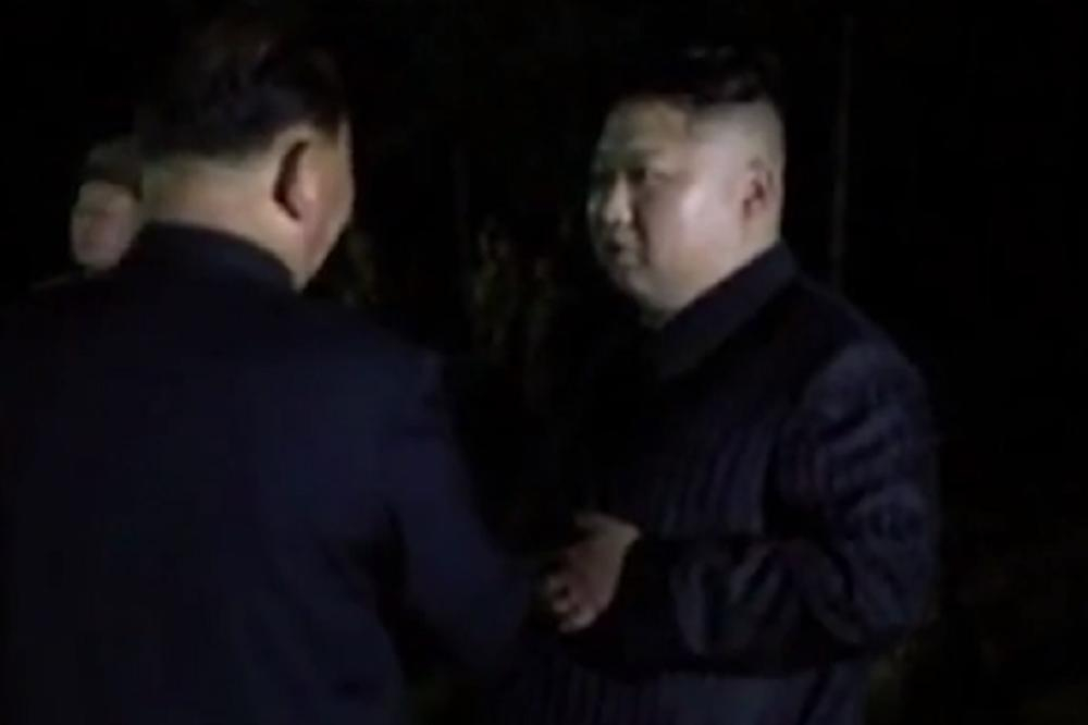 Мистерията с Ким Чен Ун се заплита: показаха двойниците му ВИДЕО