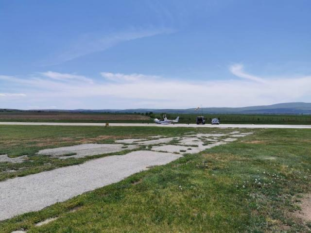 Самолет, пилотиран от бизнесмена Ивайло Пенчев, се разби край Лесново СНИМКА