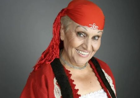 Скръбна вест: Почина голямата народна певица Христина Лютова