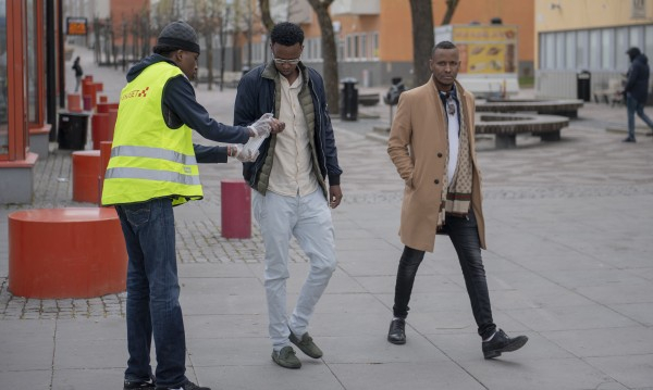Шведският експеримент с К-19 удари най-силно мигрантите от 2 страни