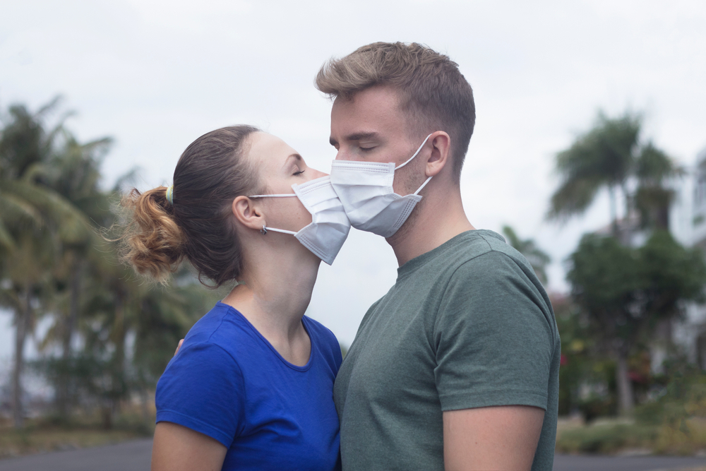 Как пандемията от коронавирус влияе на сексуалния ви живот?