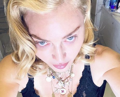 Мадона подпали мрежата с разголени СНИМКИ 18+