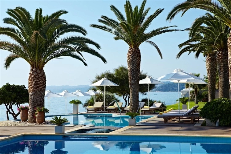 Масово продават хотелите по Северна Гърция за без пари