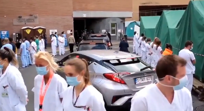 Белгийски лекари направиха "коридор на позора" за премиерката на Белгия ВИДЕО 